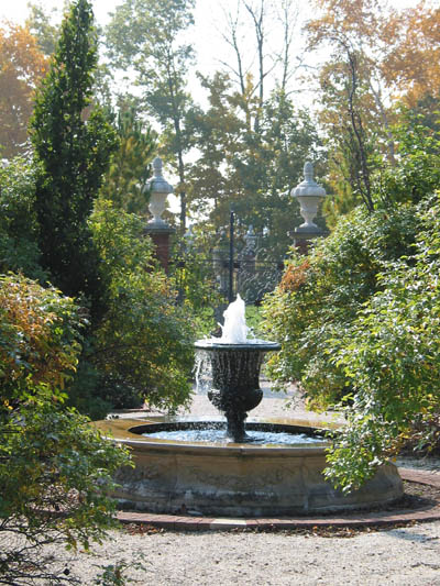 Two Oaks Fountain